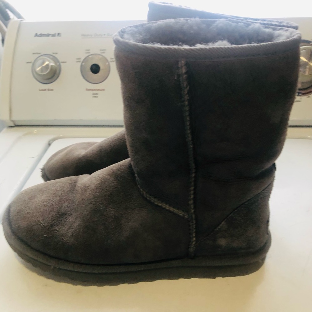 UGG Kids Short Shearling-Lined Boots in Dark Gray